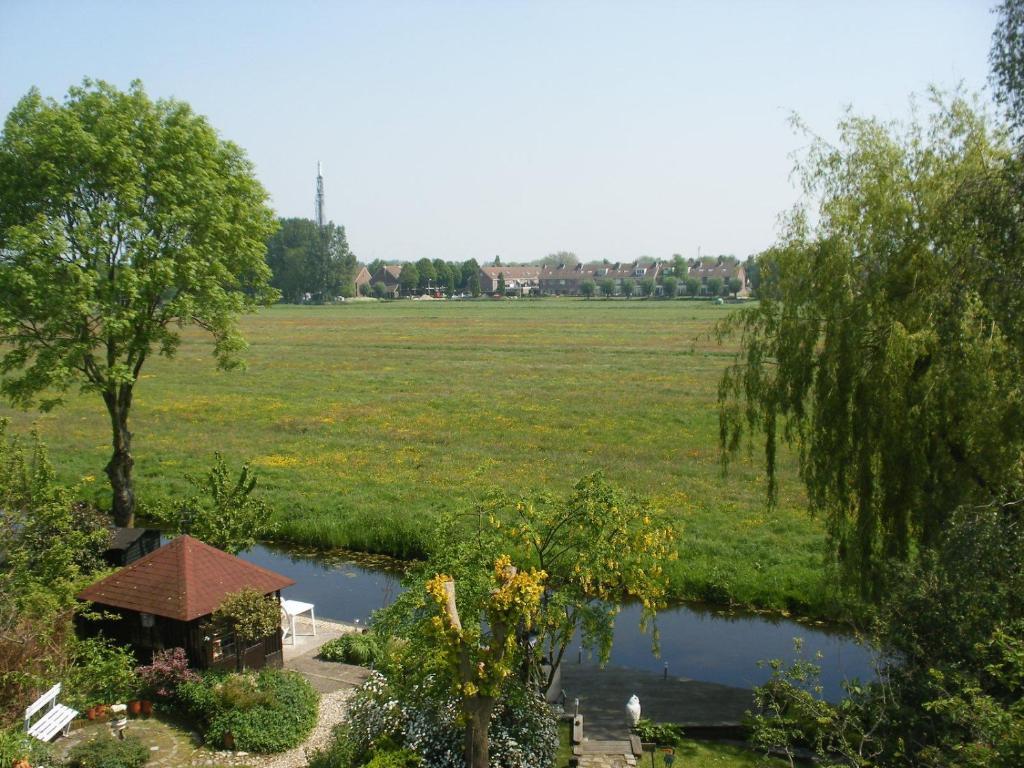 B&b-edam Edam